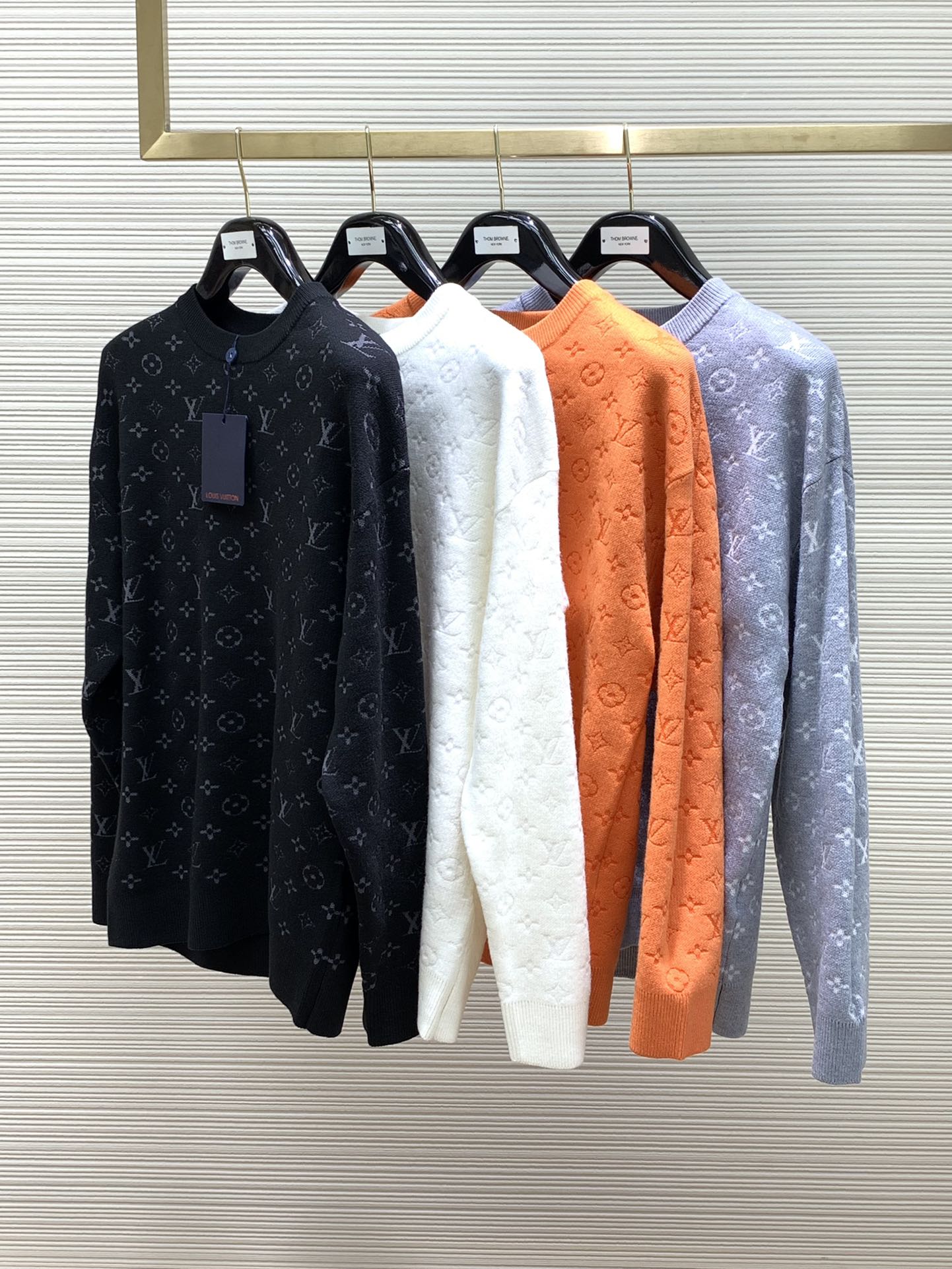 LU  Sweater Light   4 Color 's GO