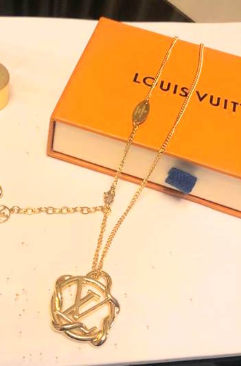 LU  Necklace