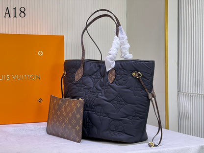 LU Bag Puffer  31 cm Never
