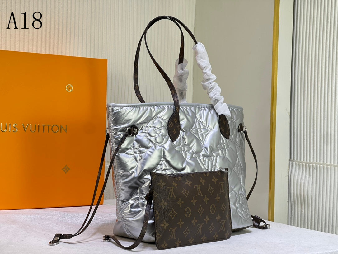 LU Bag Puffer  31 cm Never