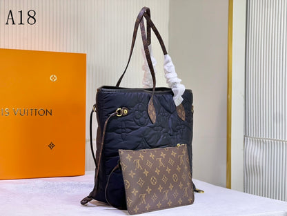 LU Bag Puffer  31 cm Never