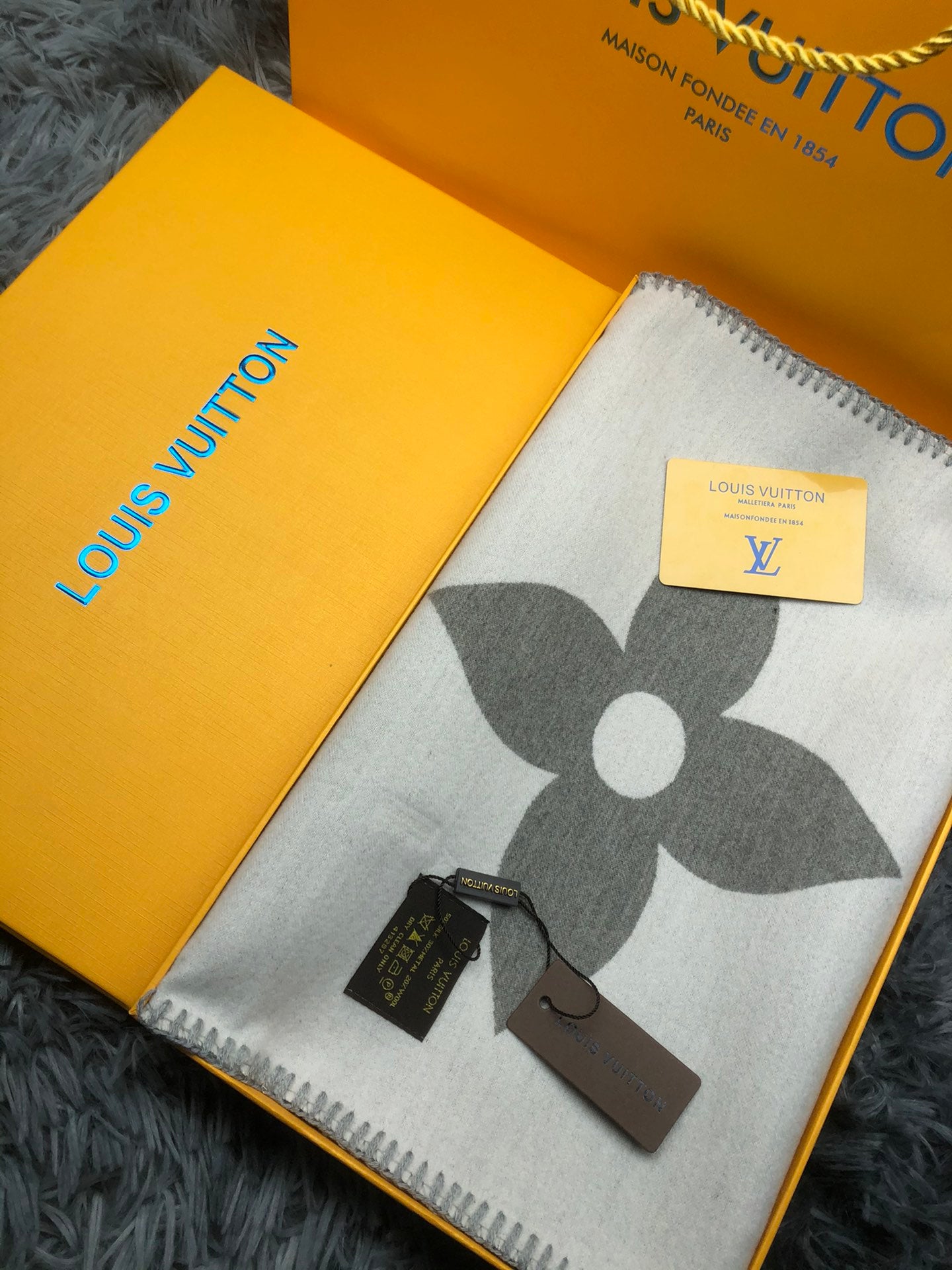 LU Scarf 2 Color s