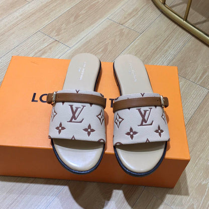 LU  Slippers