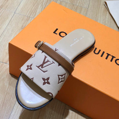 LU  Slippers