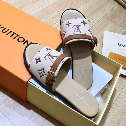 LU  Slippers