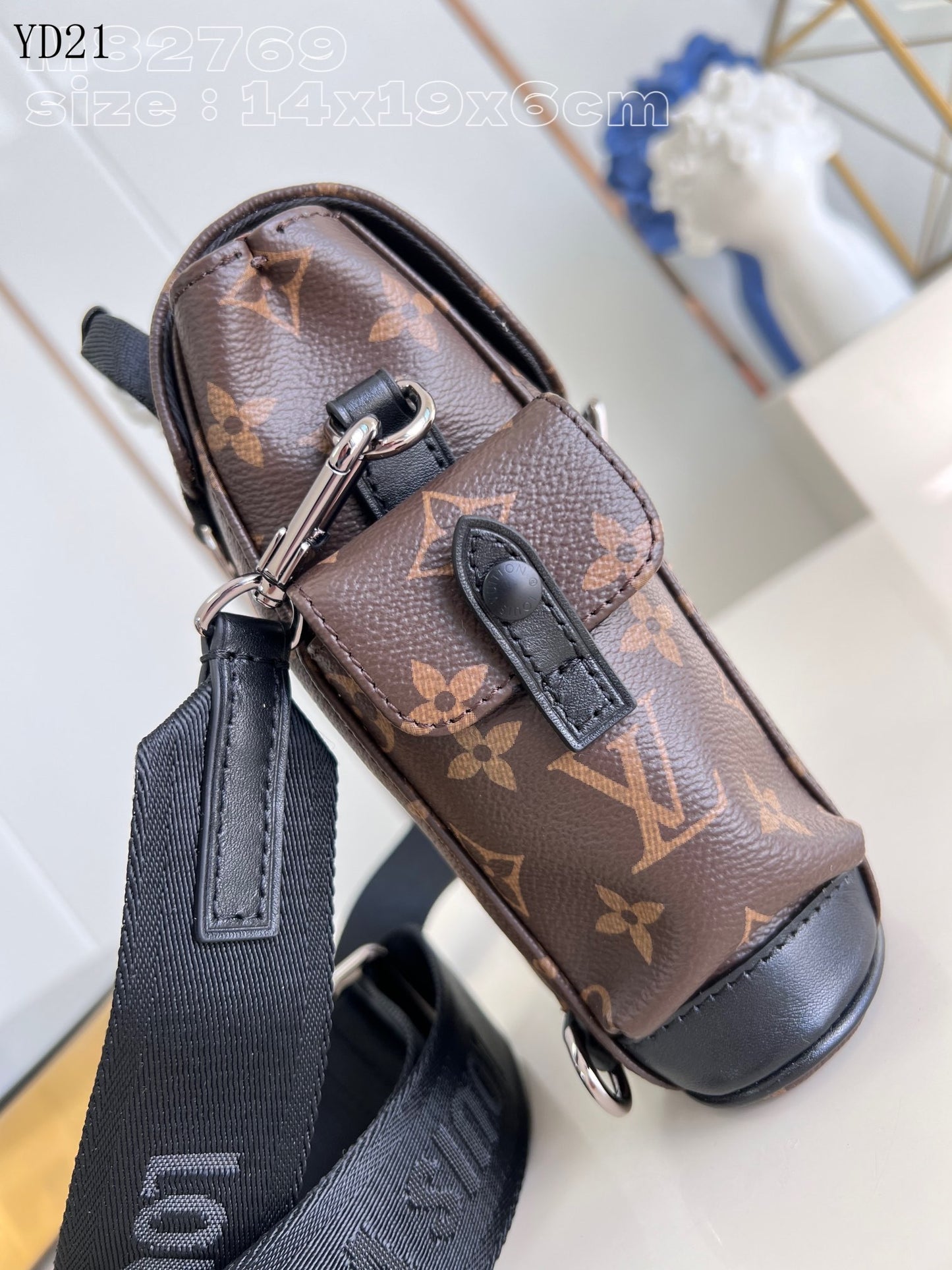 LU leather Bag  19 Cm Small