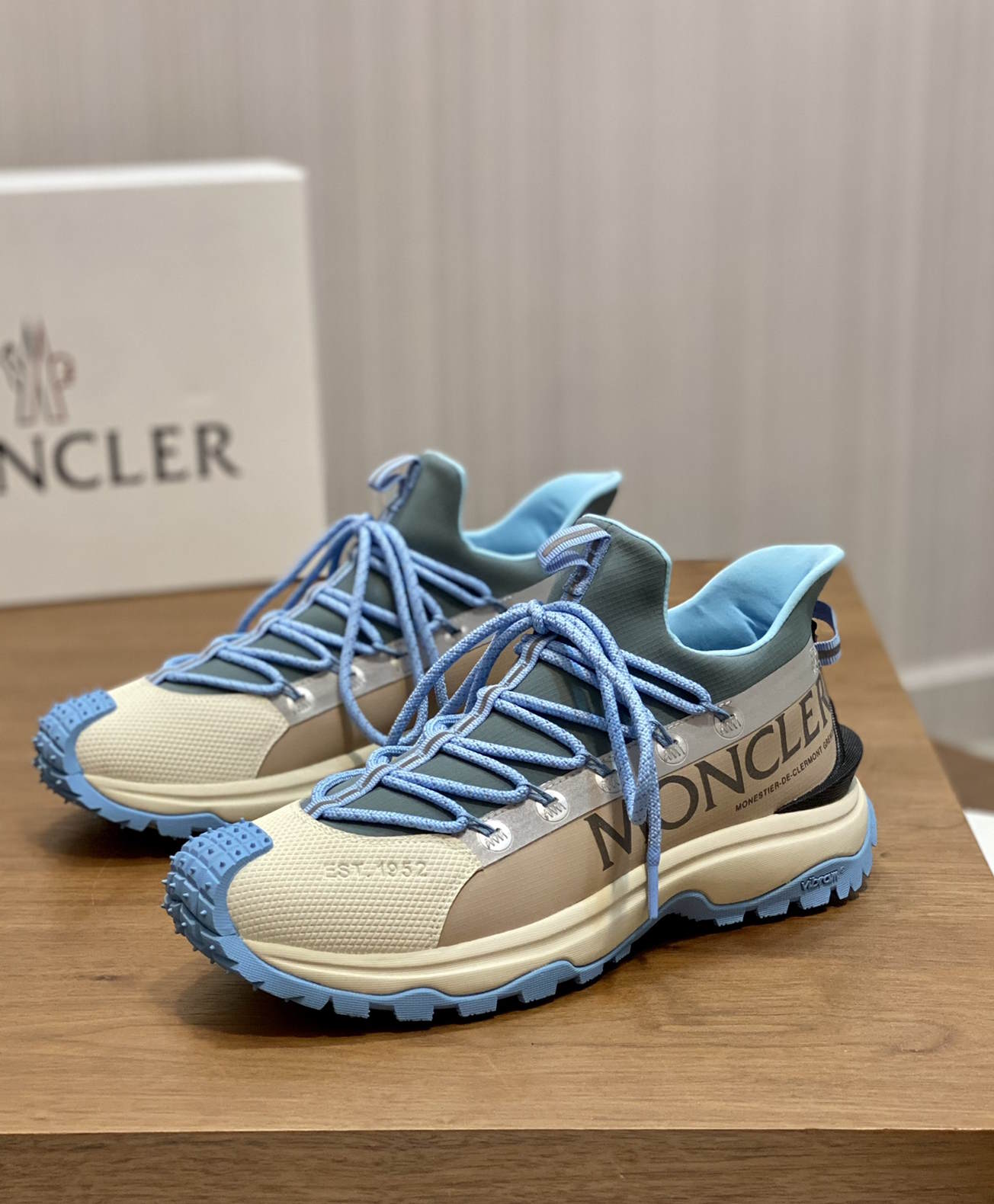 MONCR Sneakers 2 Color 's