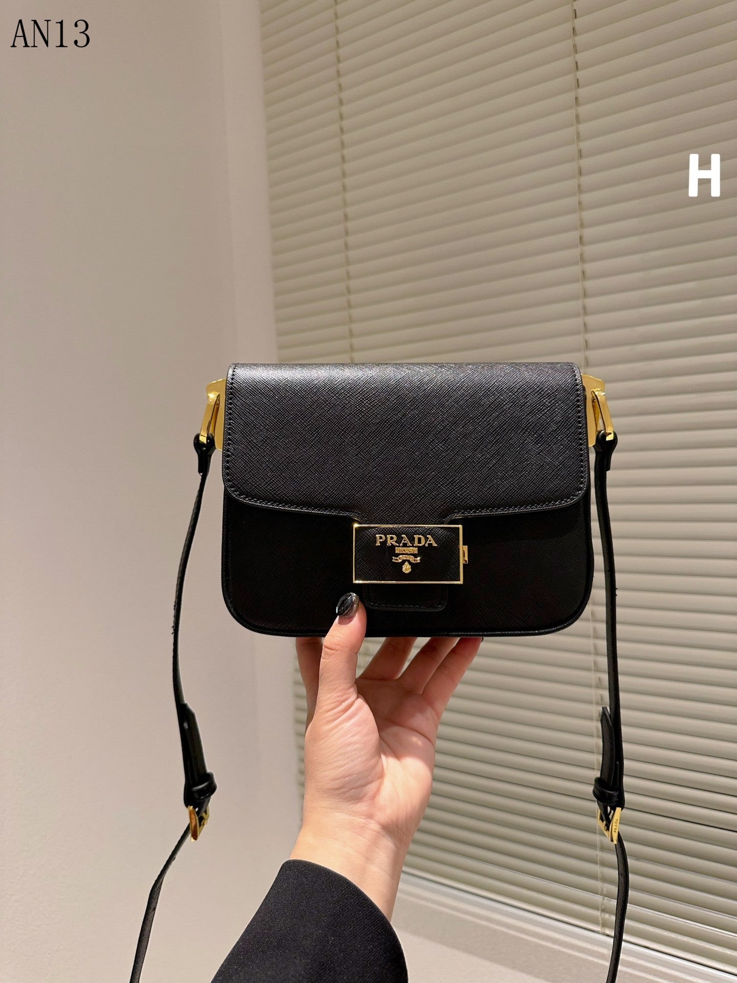 PRD Bag  Leather  22 cm