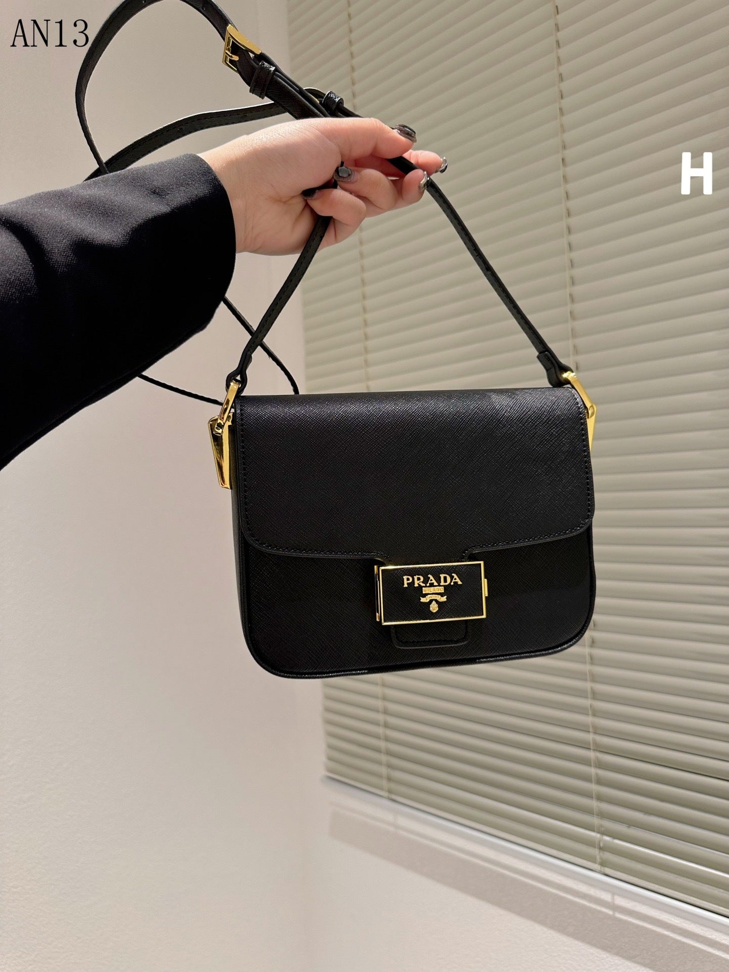 PRD Bag  Leather  22 cm