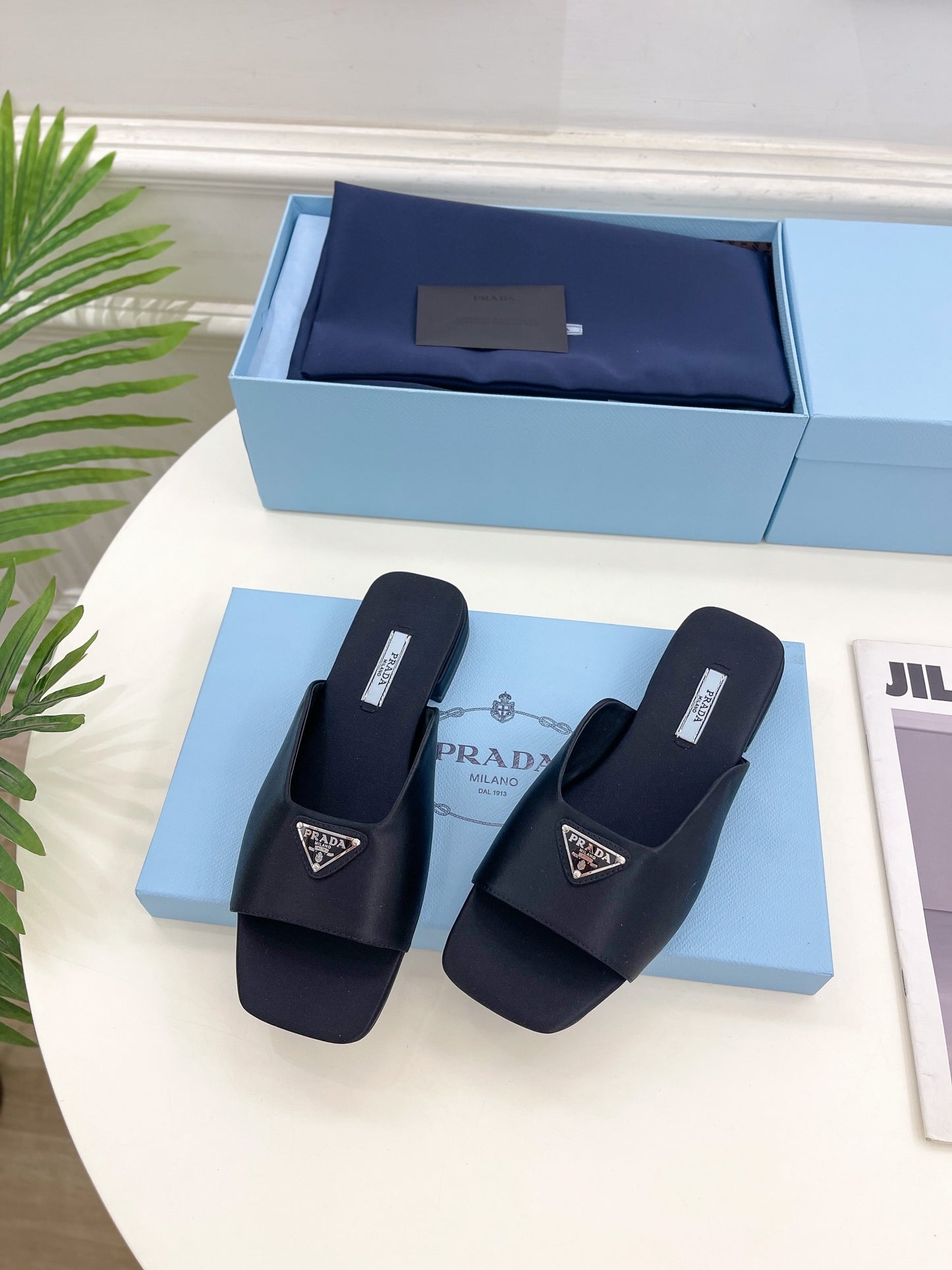 PRD   Slippers 3 Color 's