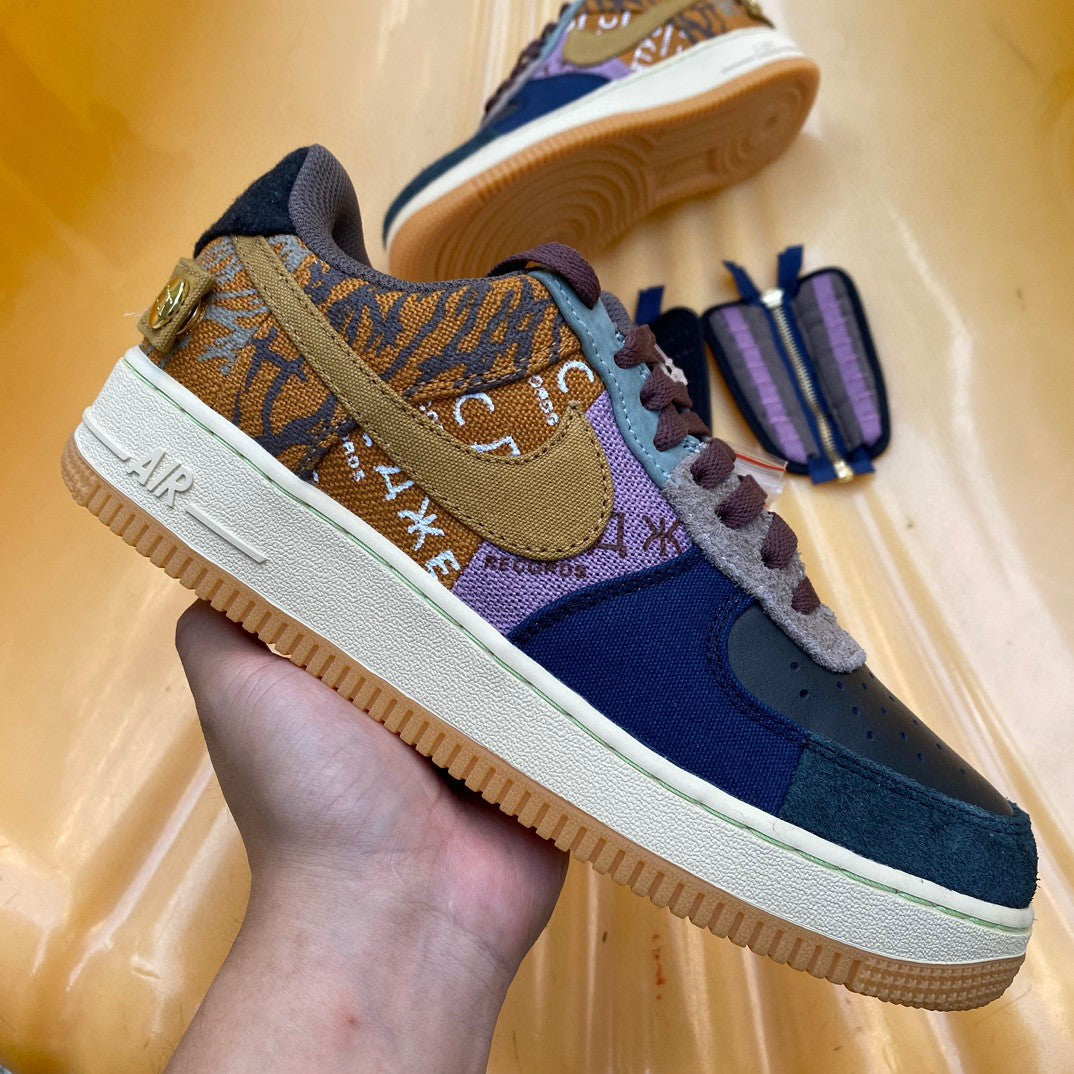 TRAV S SCO TT Vs N*KE  Dunk Sneakers 46