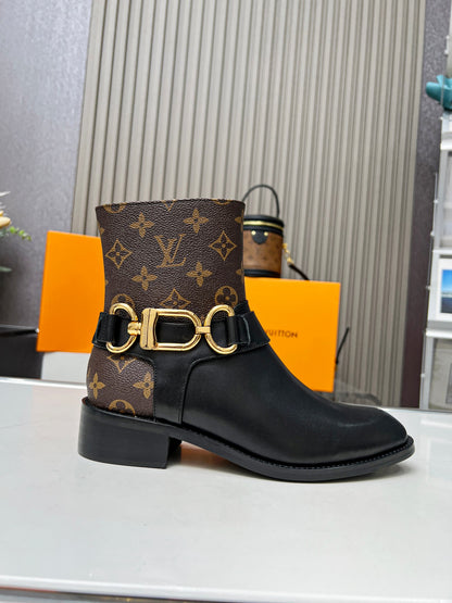LU Boots  Low Monogram