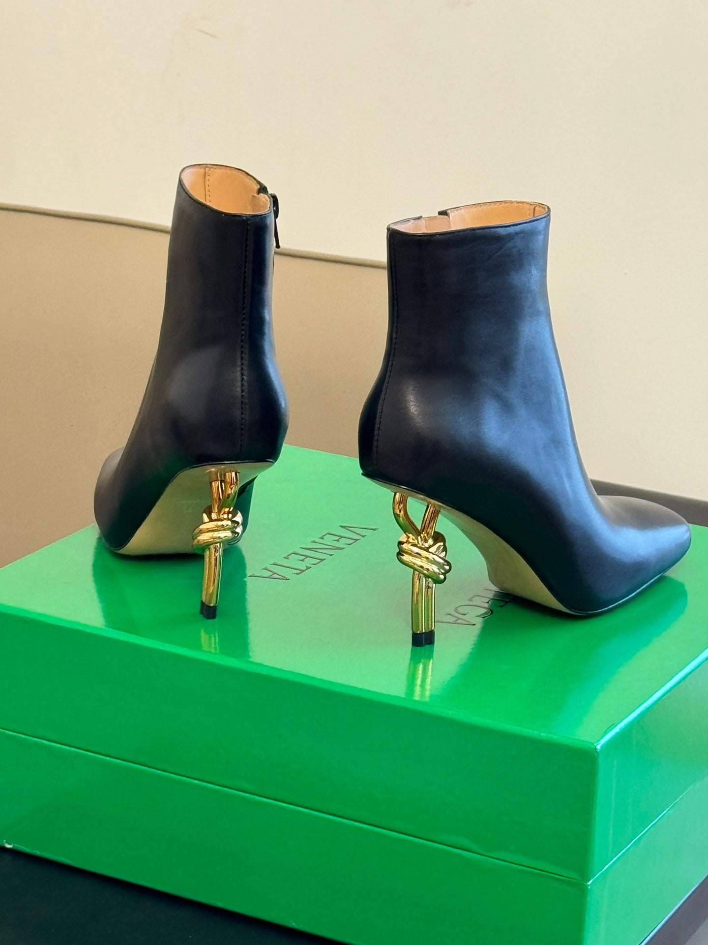 BOT VENET   Boots Low