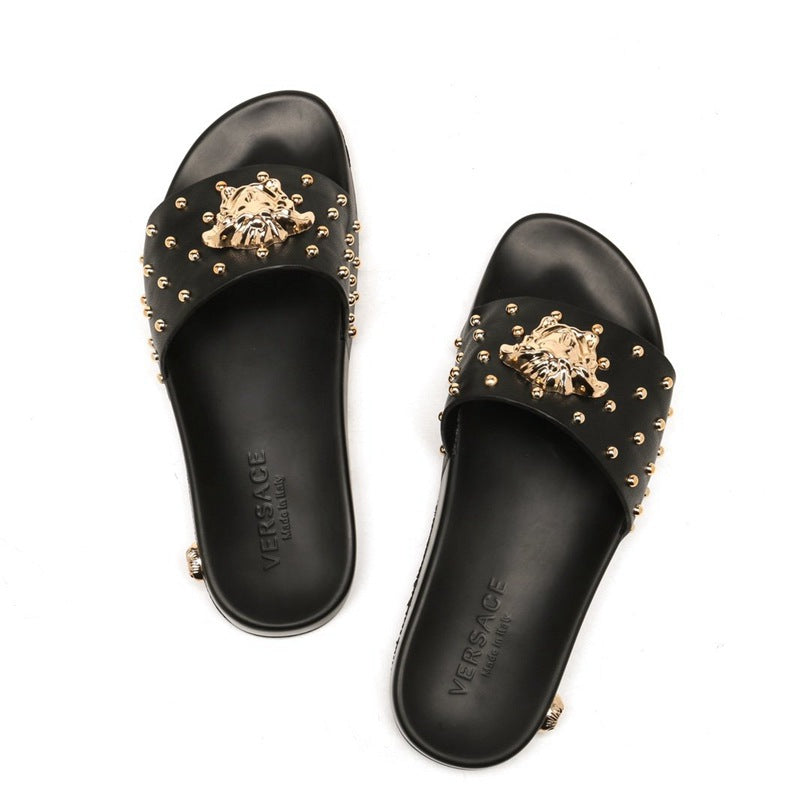 VRC Slippers Black
