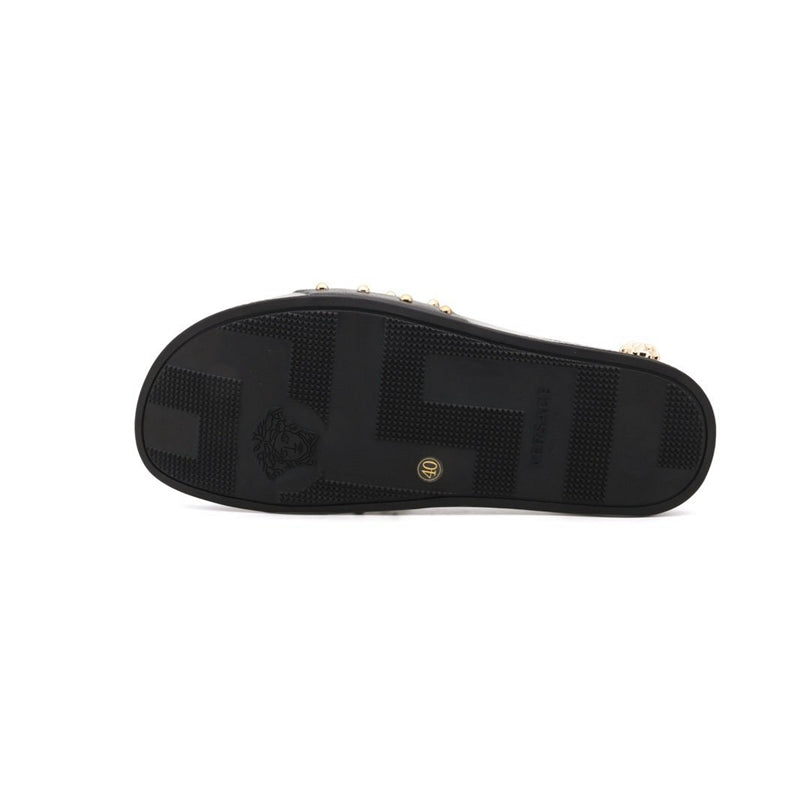 VRC Slippers Black