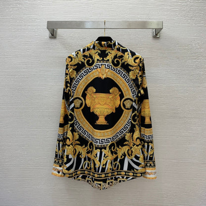 VRC  T-shirt Shirt Woman