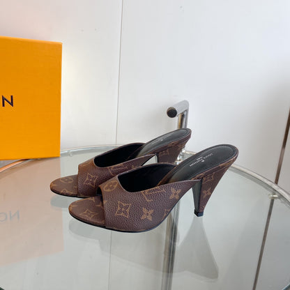 LU Slippers Sandals