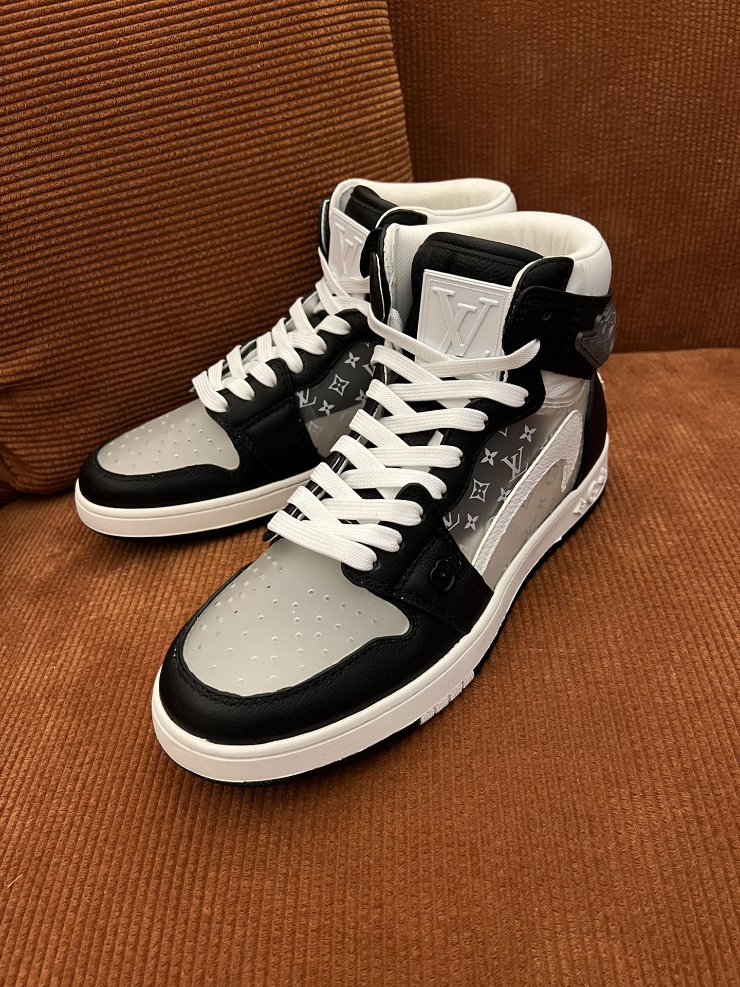 LU  Sneakers 3 Color 's High