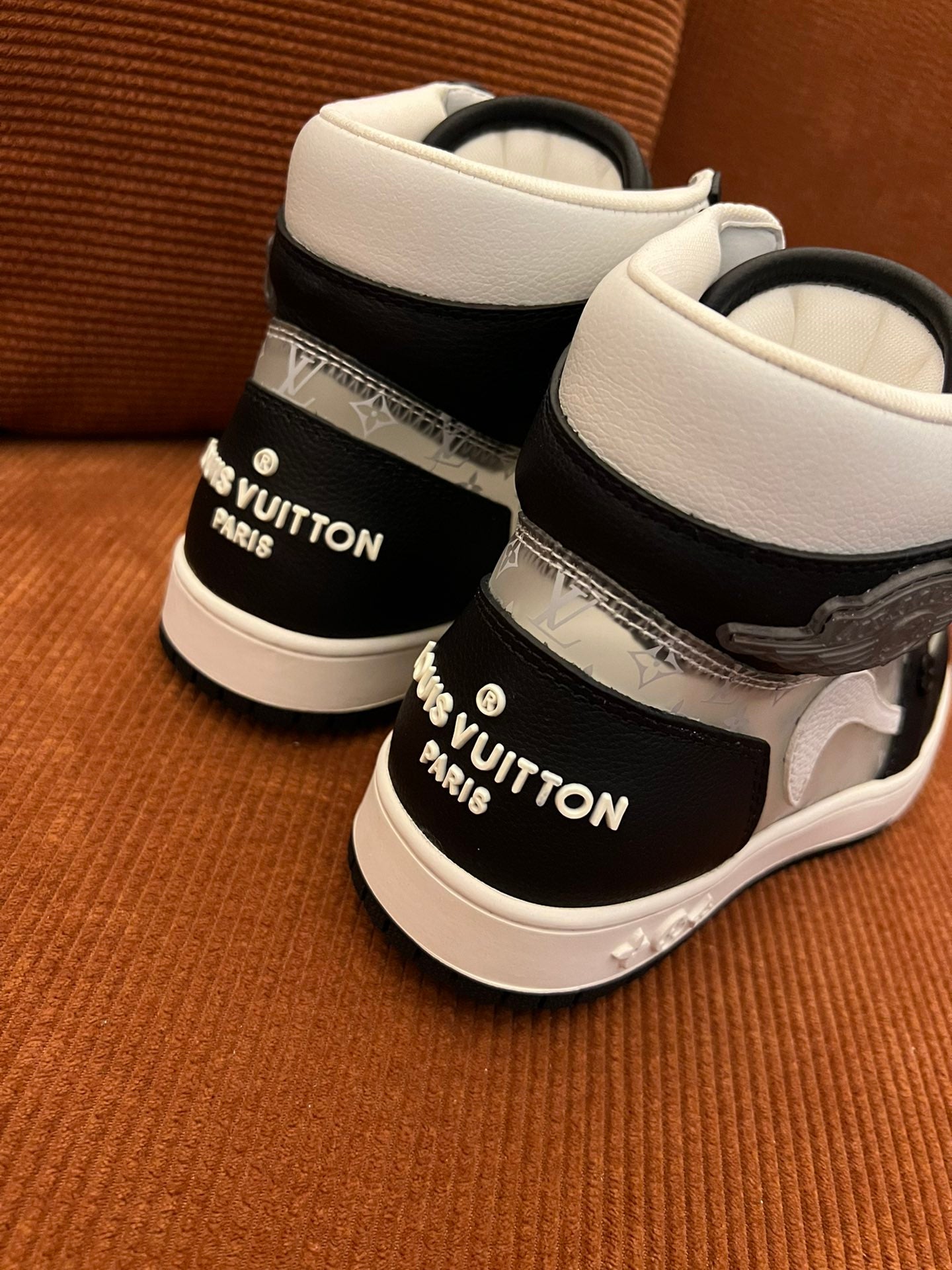 LU  Sneakers 3 Color 's High