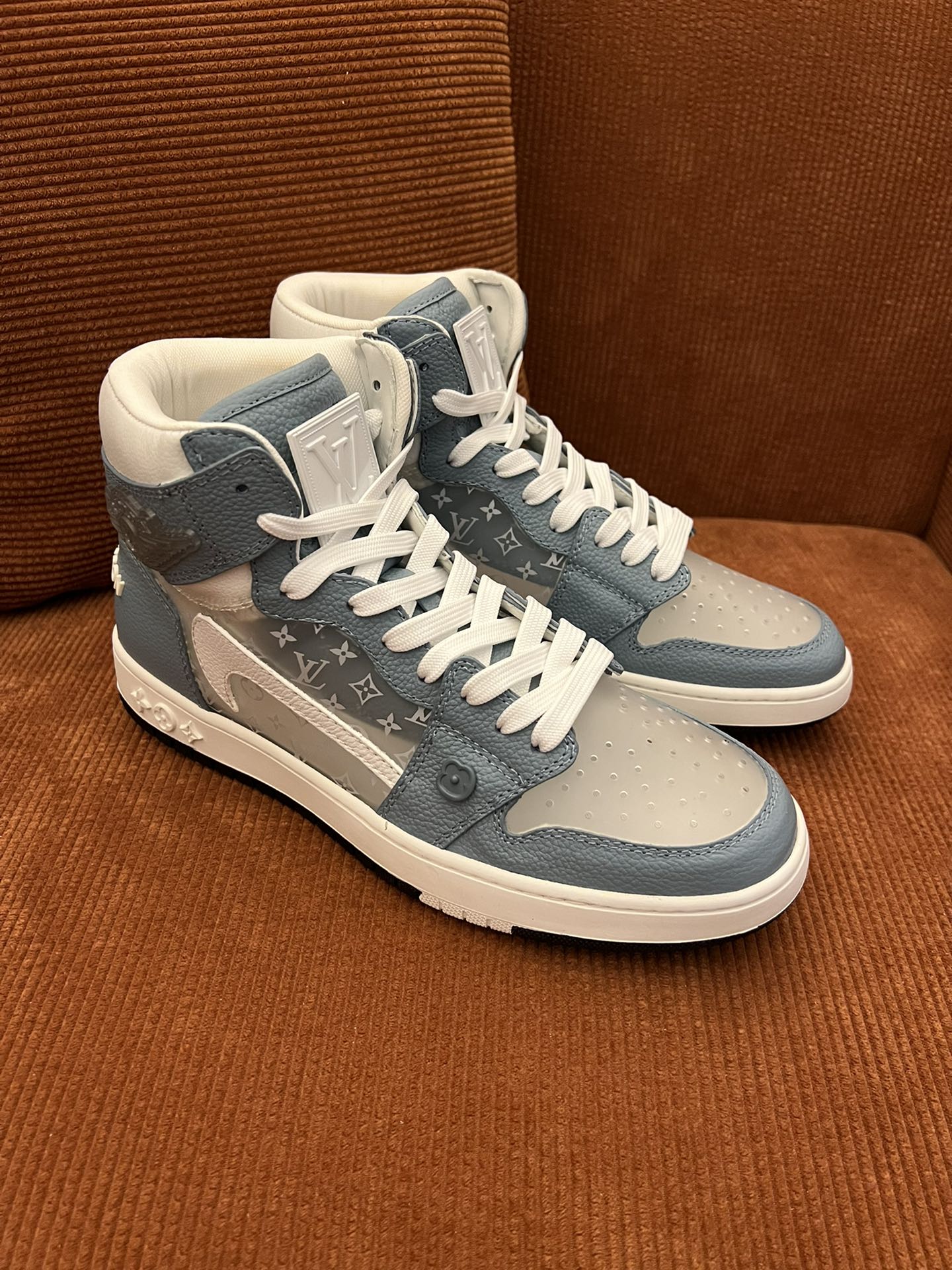 LU  Sneakers 3 Color 's High