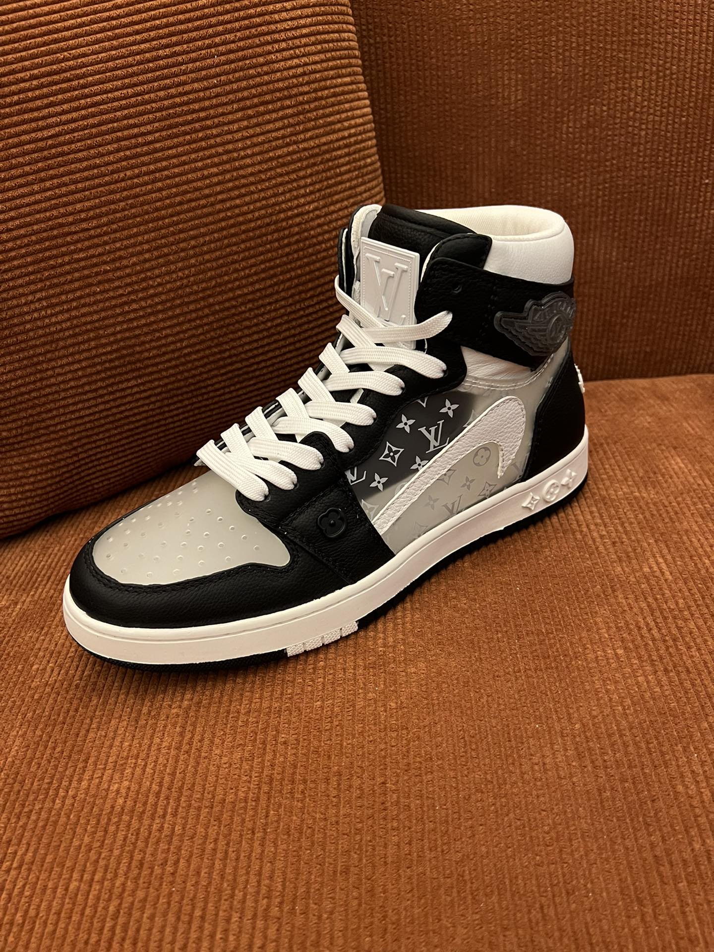 LU  Sneakers 3 Color 's High