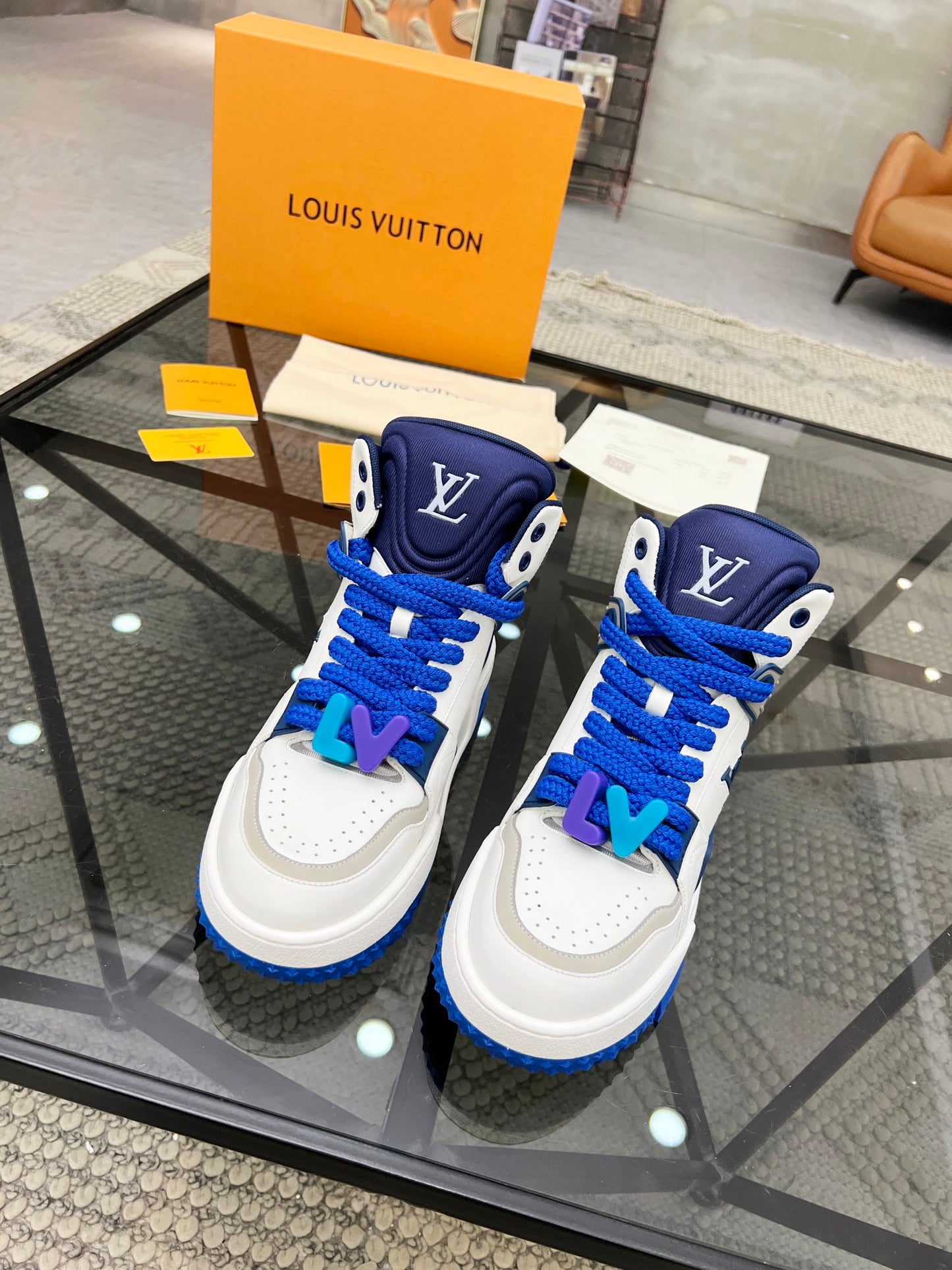 LU  Sneakers 3 Color 's High