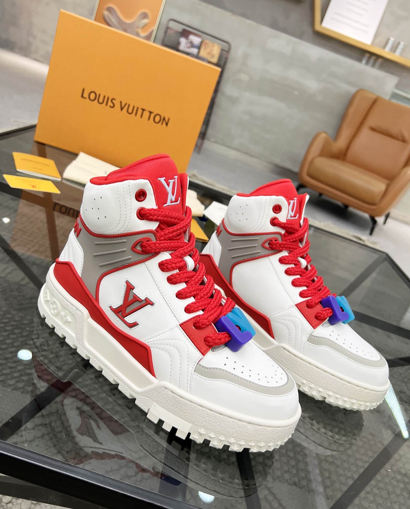 LU  Sneakers 3 Color 's High