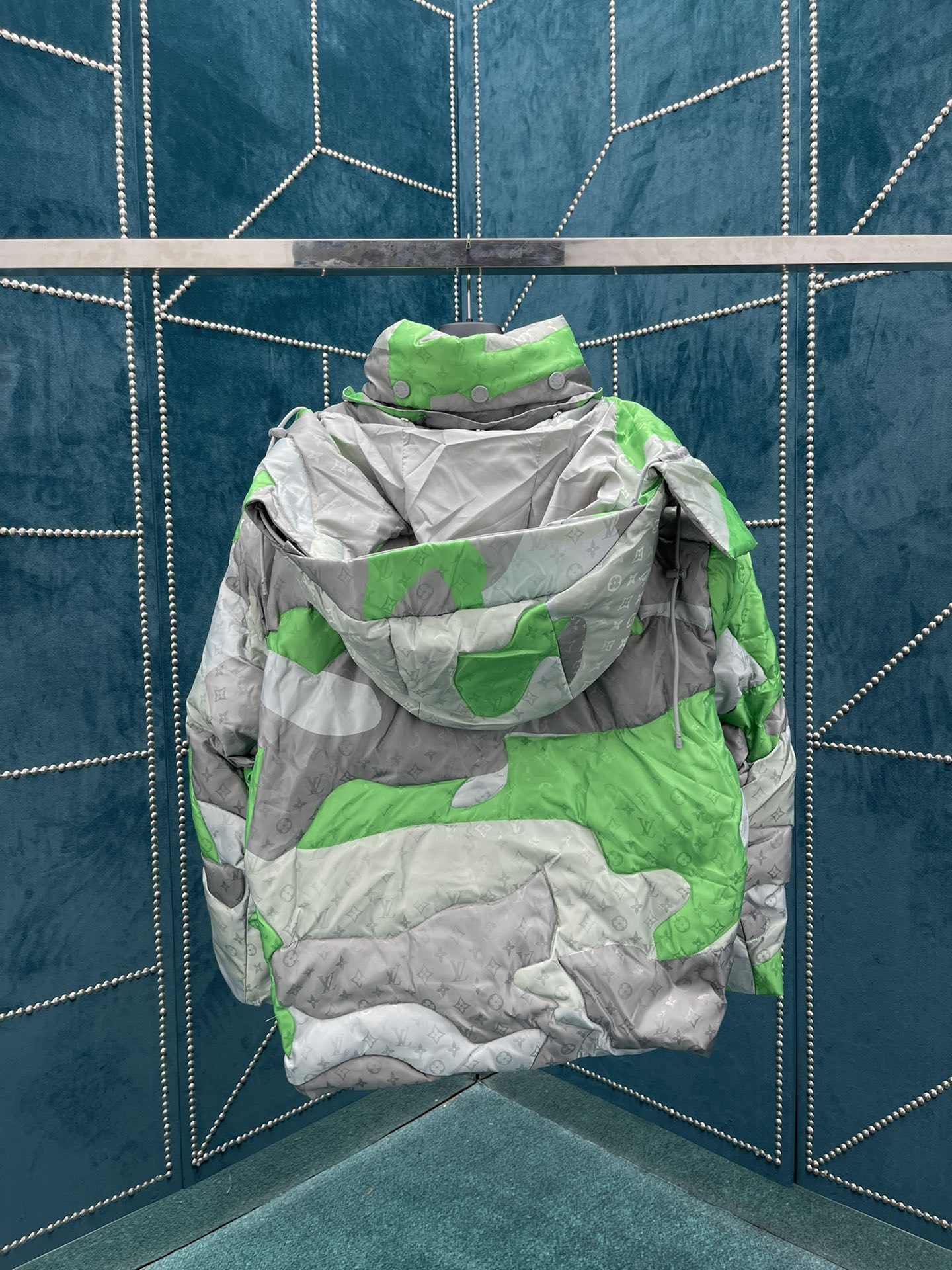 LU  Down Jacket