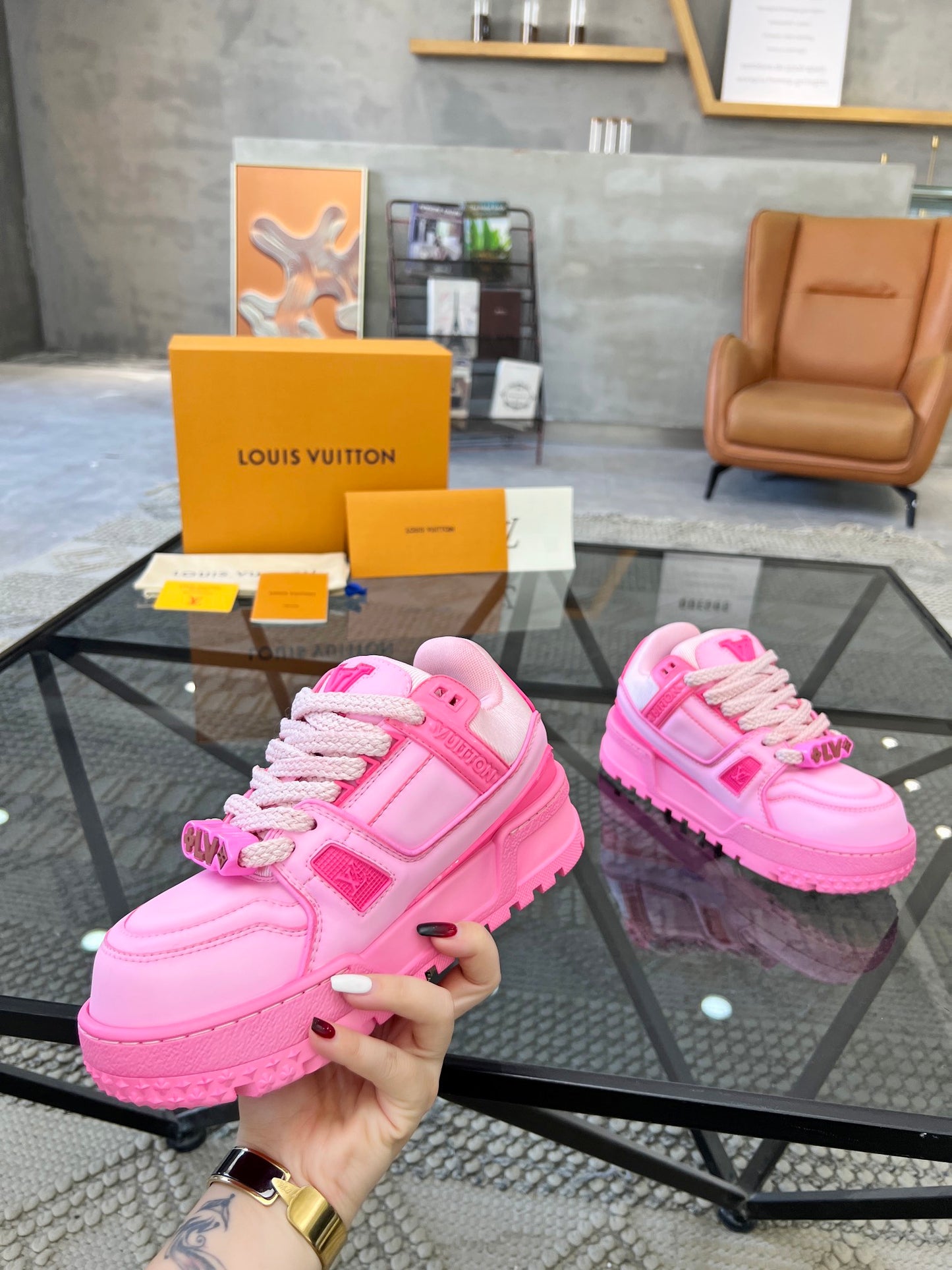 LU Sneakers  Woman