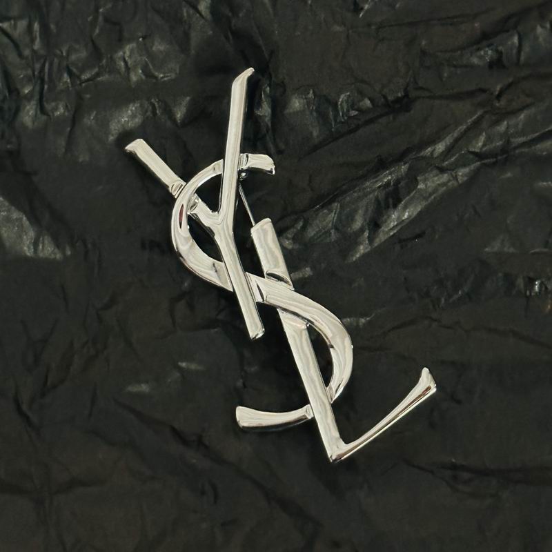 Y L  Brooch