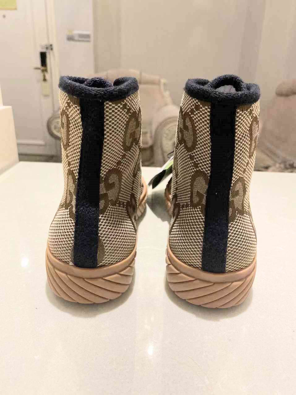 GU Sneakers Maxi High Top