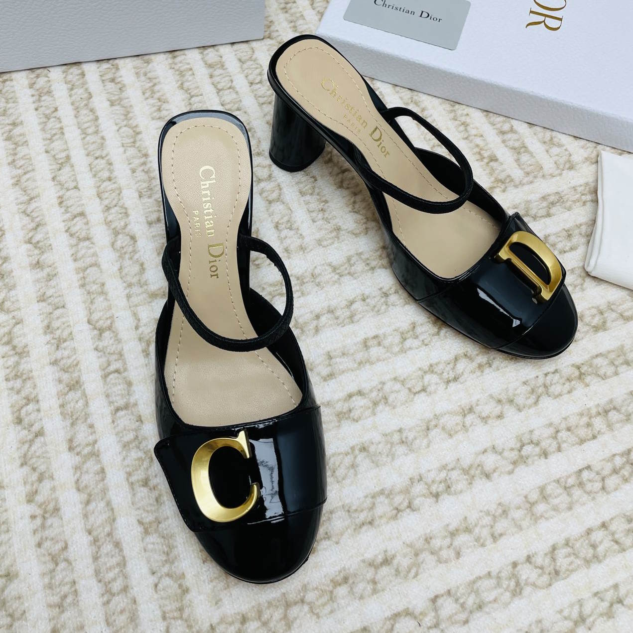 CHD  Sandals 2 Color 's