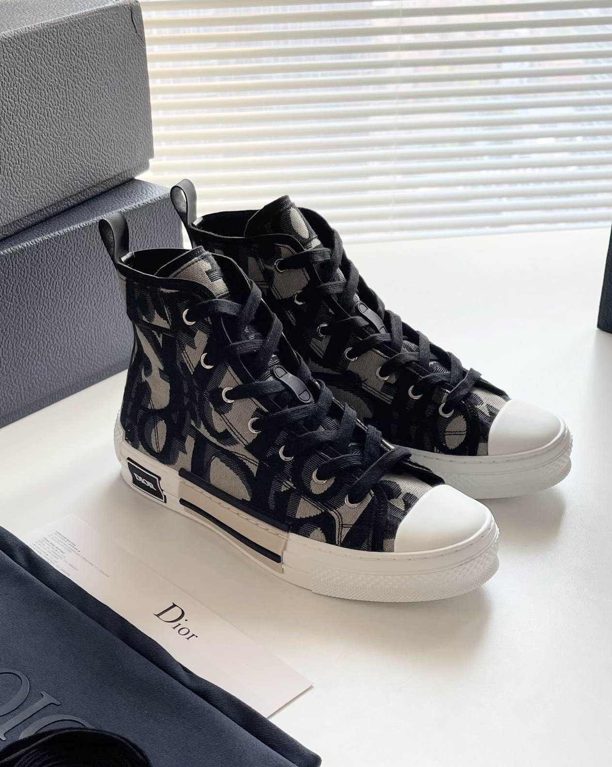 CHD  Sneakers 2 Color 's