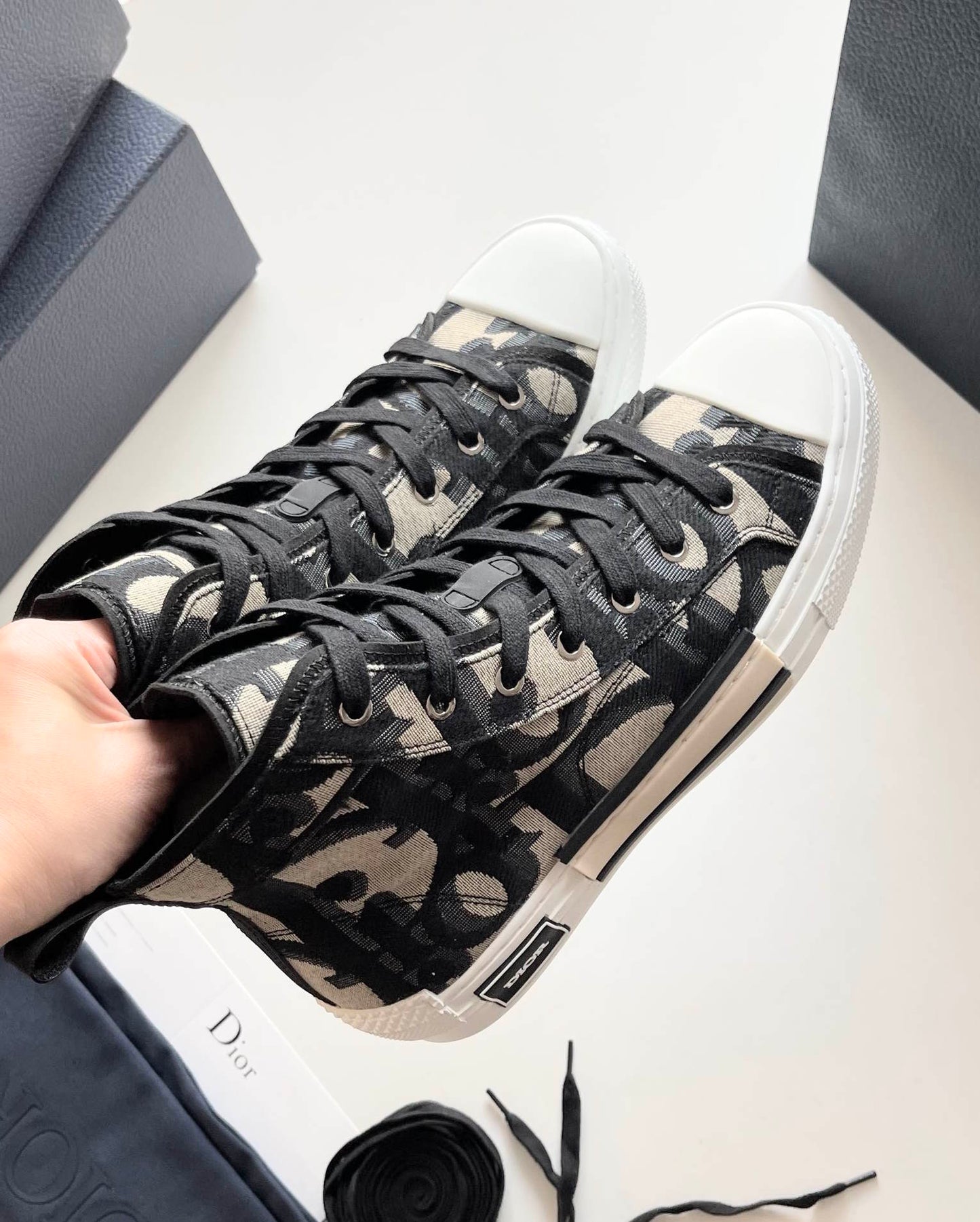 CHD  Sneakers 2 Color 's
