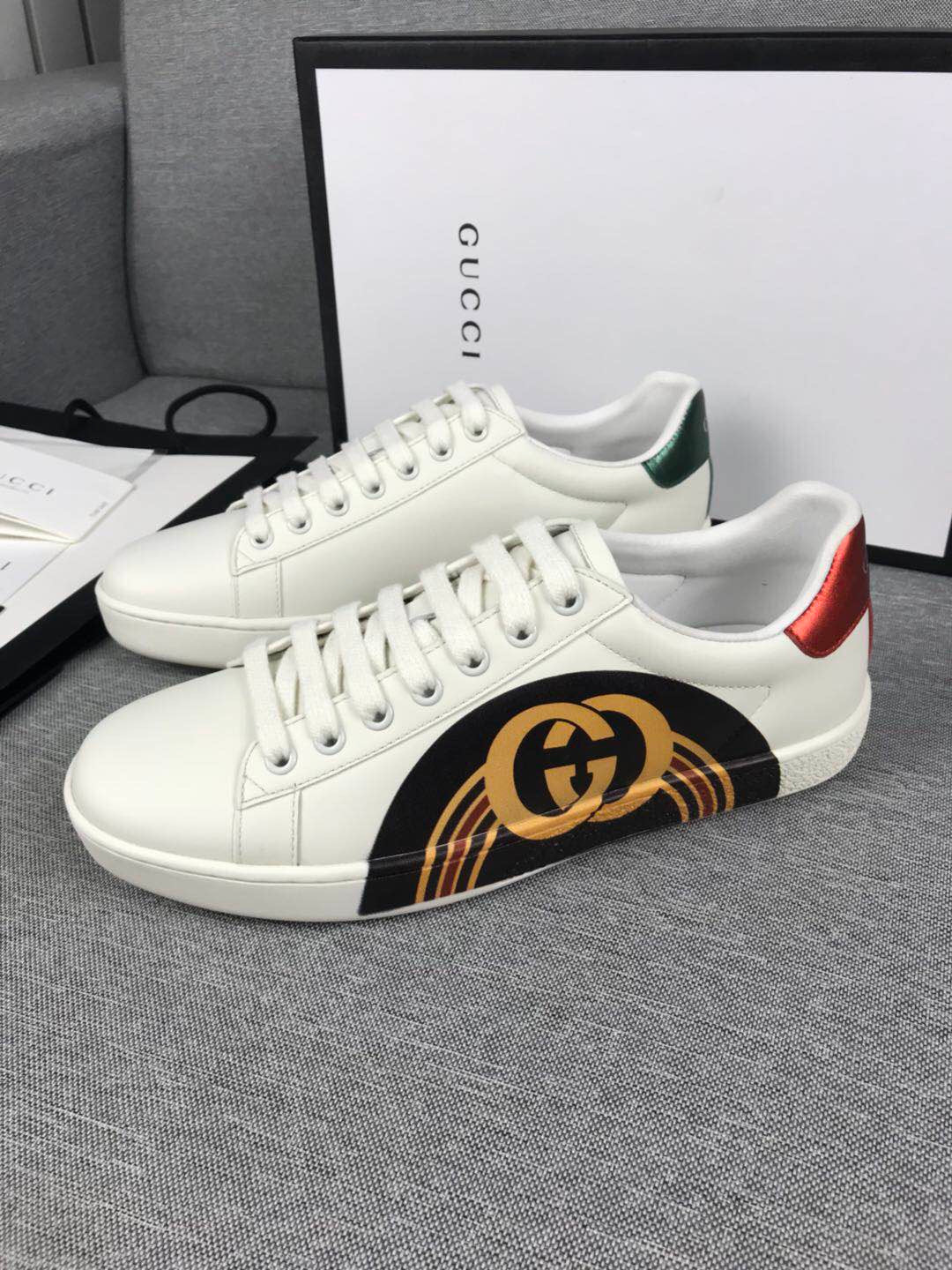 GU Sneakers Logo