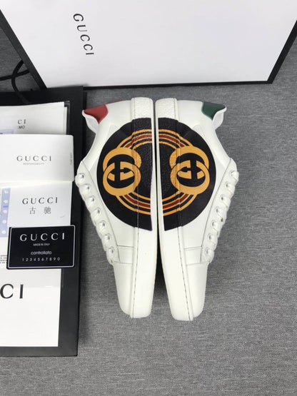 GU Sneakers Logo