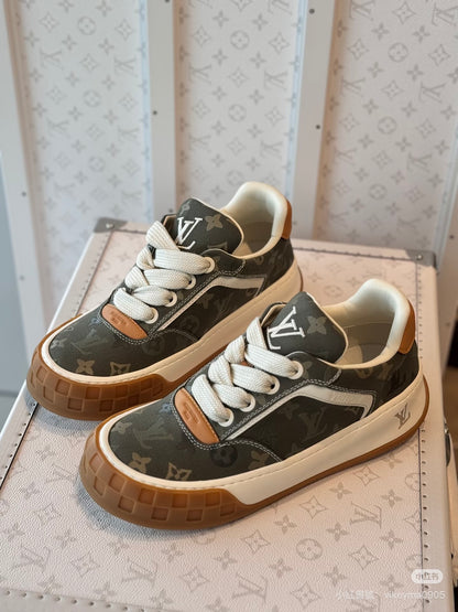LU  Tilted Sneakers