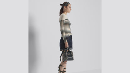 CHD  Signature Bucket bag 24 cm