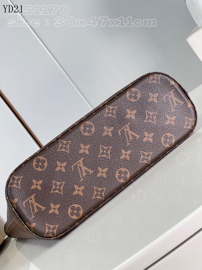 LU Shopping  Bag Leather 47 cm