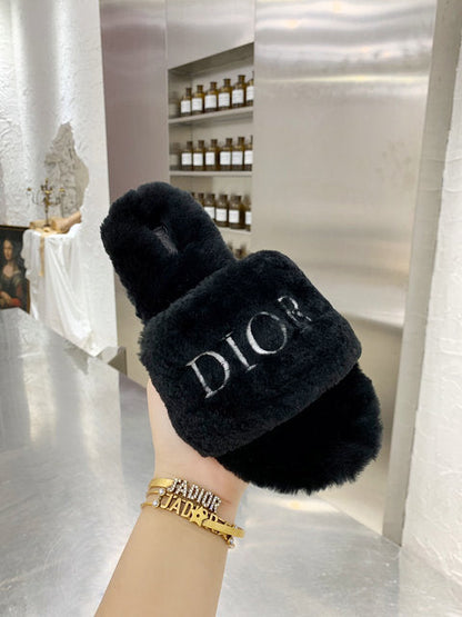 CHD Slippers DWAY Shearling 3 Color 's