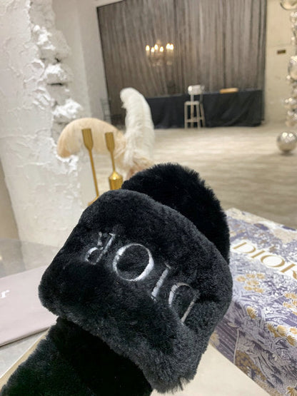 CHD Slippers DWAY Shearling 3 Color 's