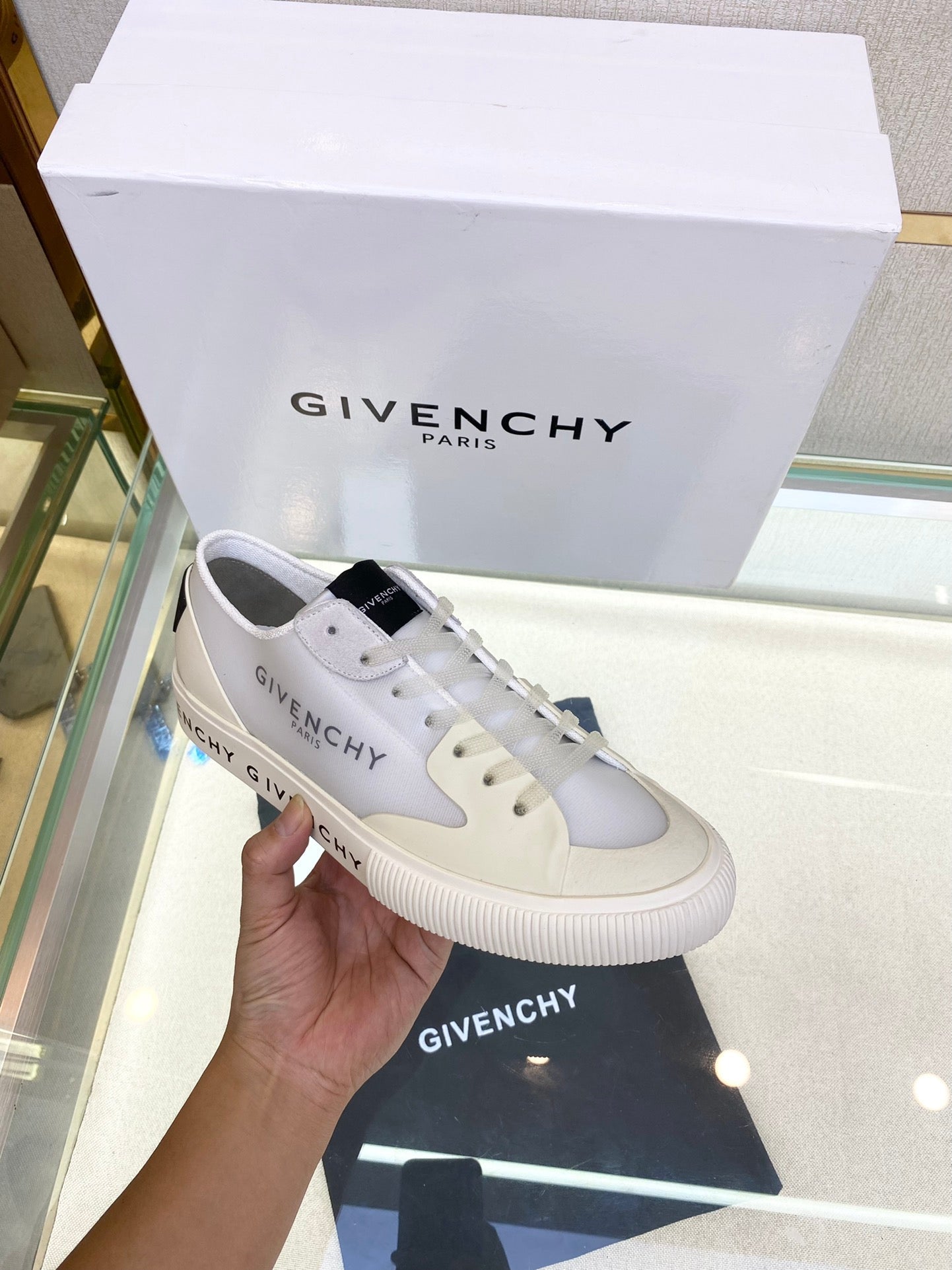 GIVENJY Sneakers  3 Color s
