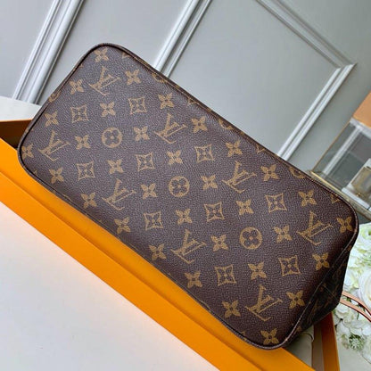 LU Never Leather Mono Bag