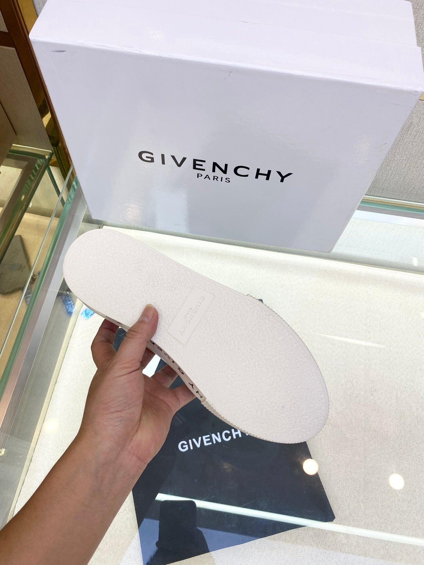 GIVENJY Sneakers  3 Color s
