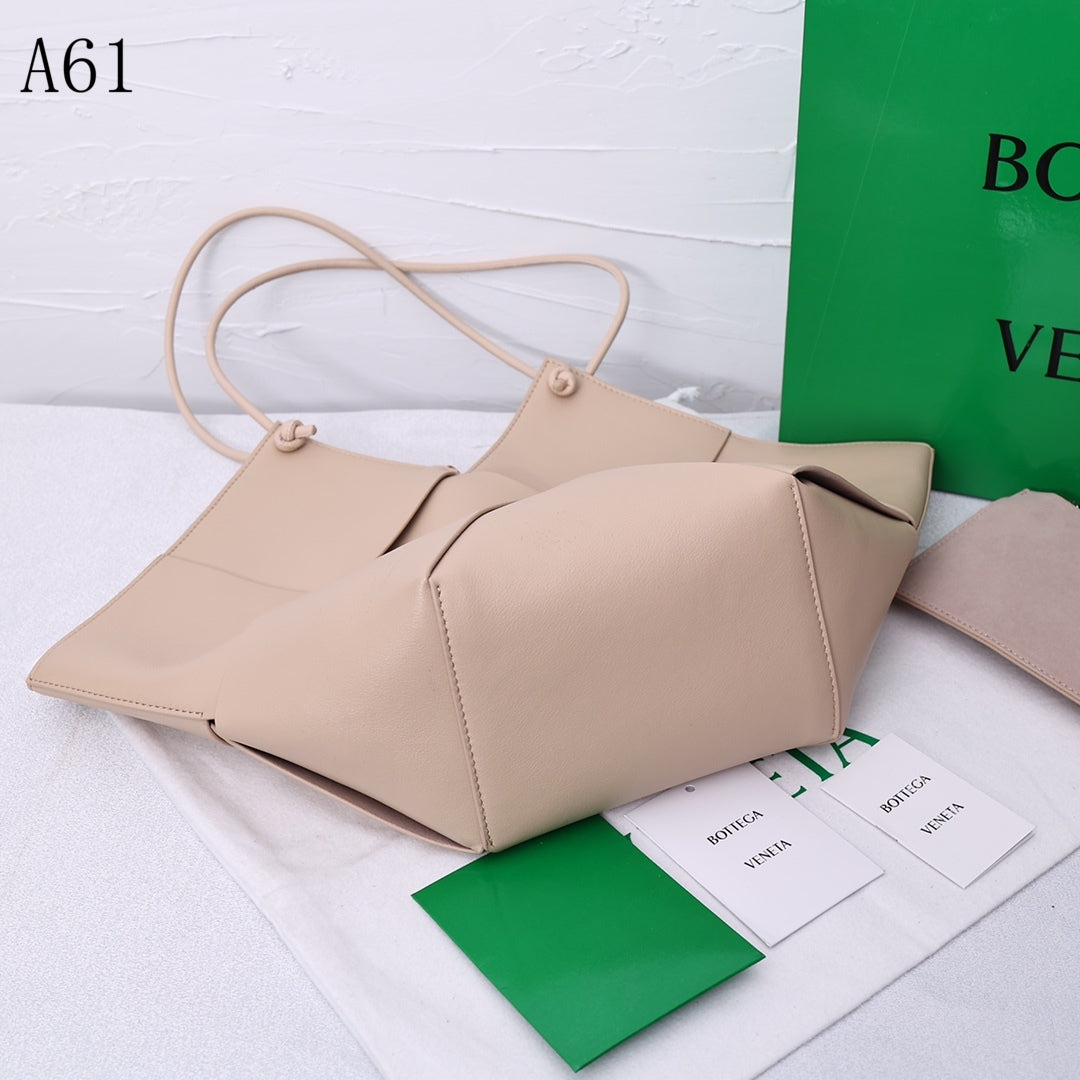 BOT VENET  Bag 3 Colors  Medium