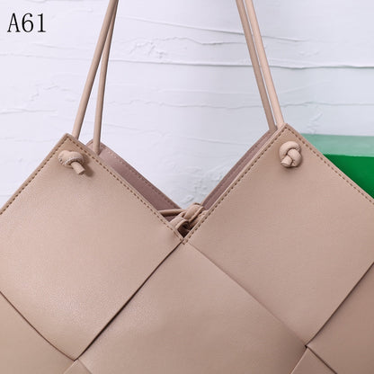 BOT VENET  Bag 3 Colors  Medium