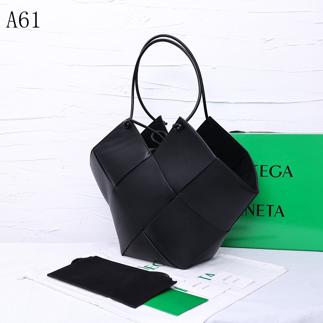 BOT VENET  Bag 3 Colors  Medium
