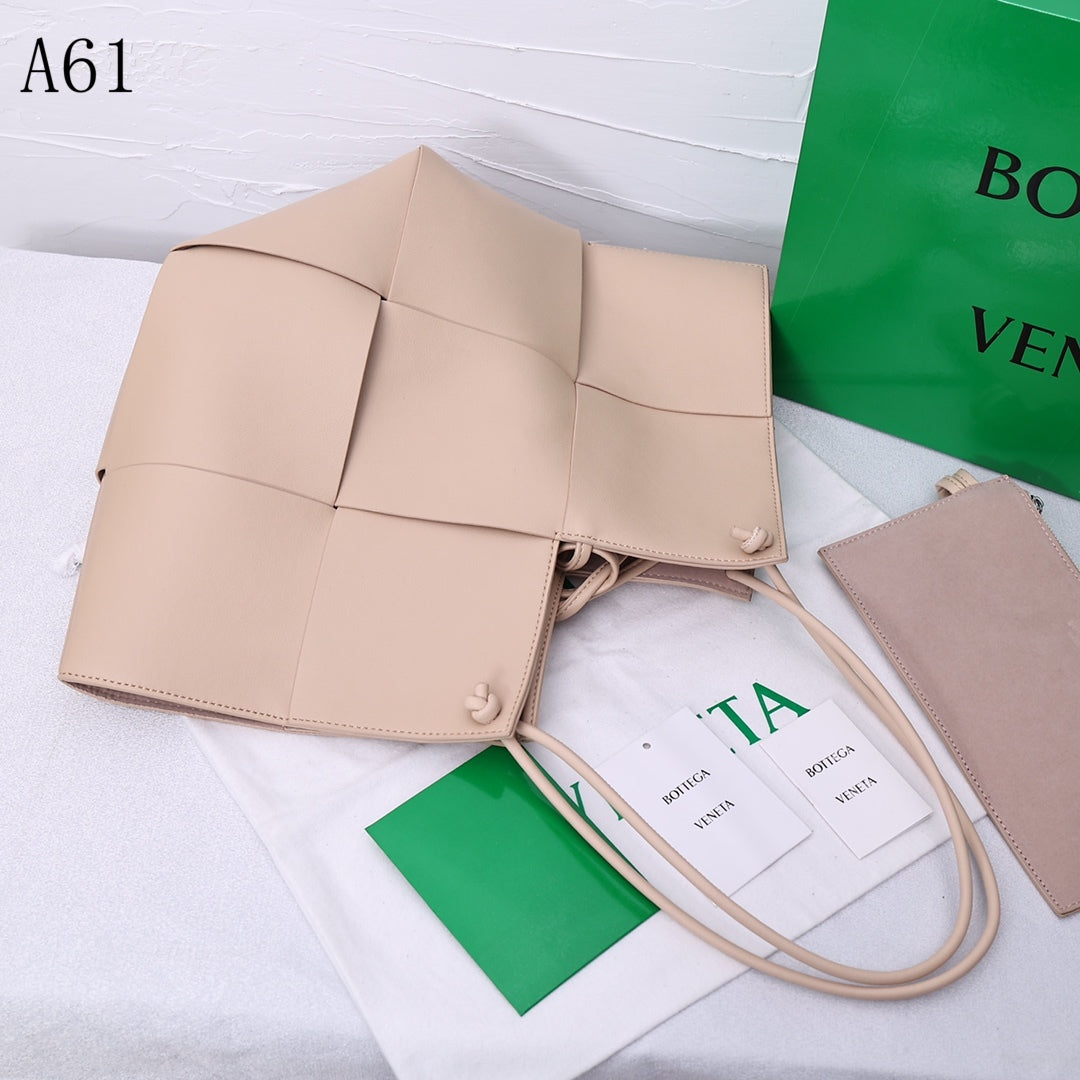 BOT VENET  Bag 3 Colors  Medium
