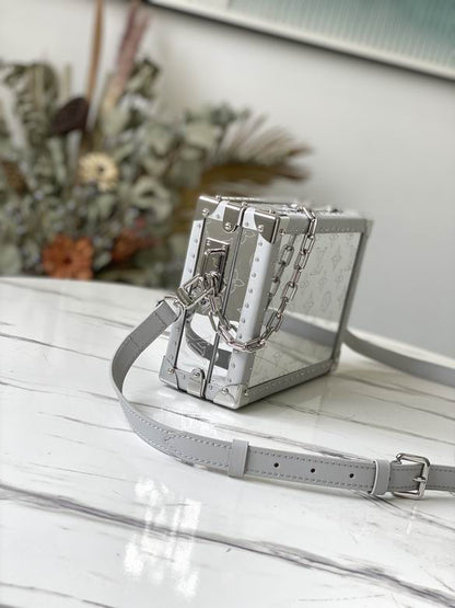 LU Bag  Messenger Silver