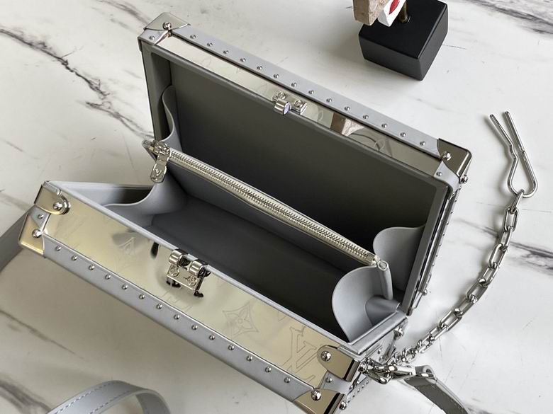 LU Bag  Messenger Silver